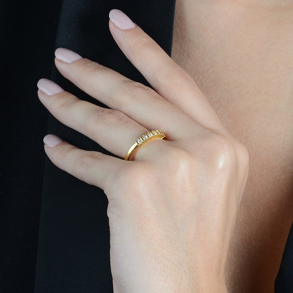 Anel Aparador de Aliança Cravejado