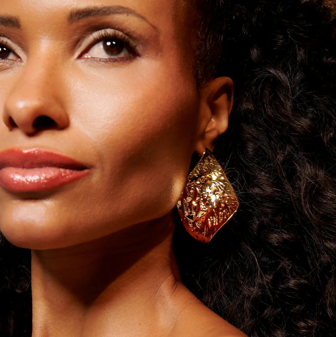 Brinco Dourado Maximalista Organico